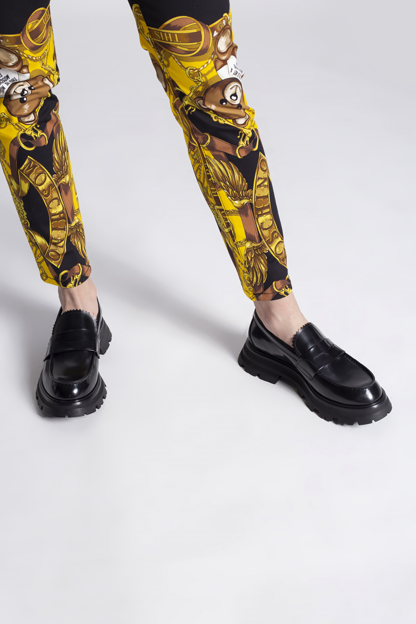 Alexander mcqueen hot sale loafers skull